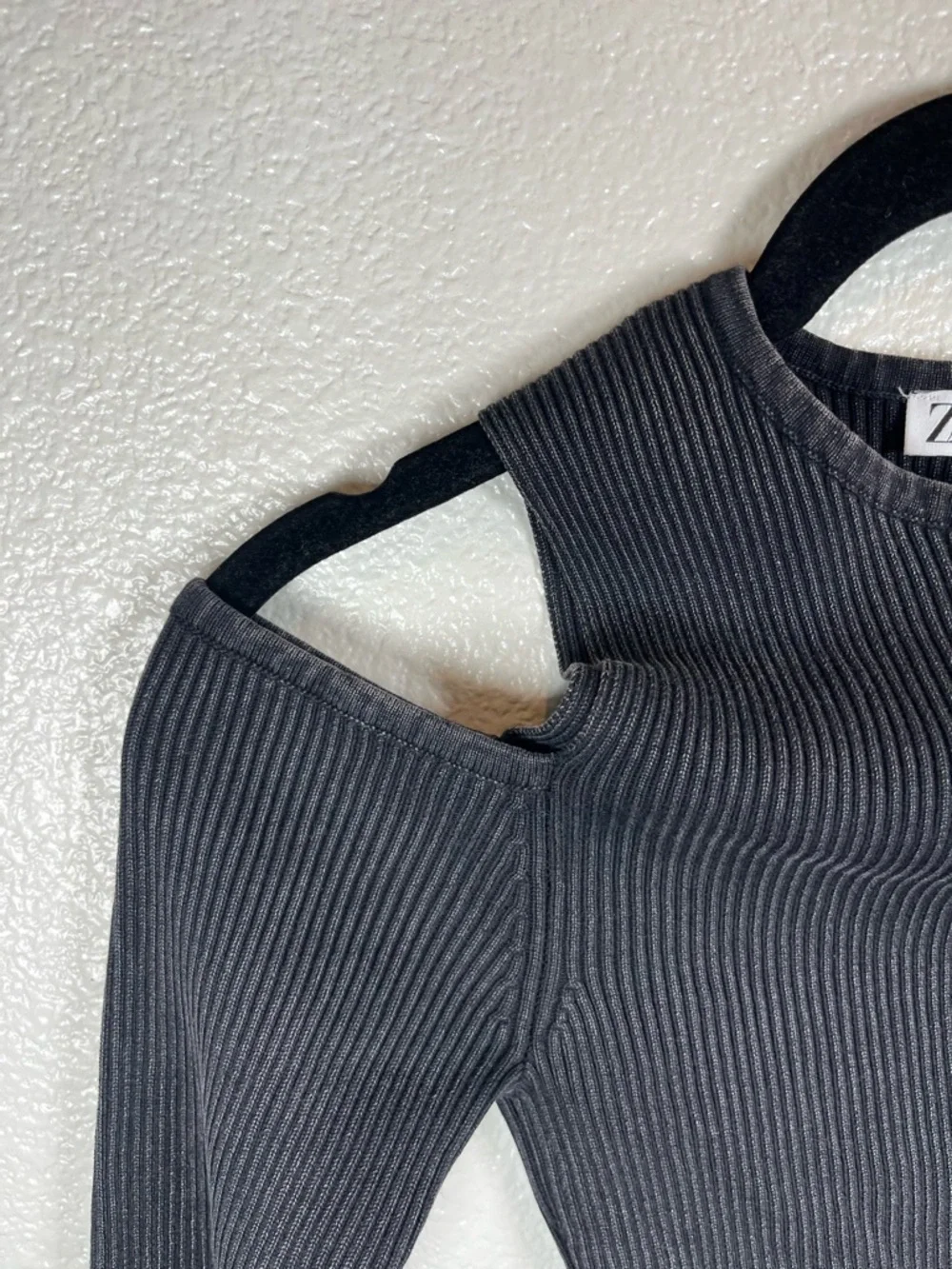 Zara Black Acid Wash Ribbed Cold-Shoulder Cutout Sweater - Picture 6 of 11